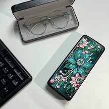 Load image into Gallery viewer, Butterfly Diamond Painting Eyeglasses Case Glasses Storage Case for Friends Gift
