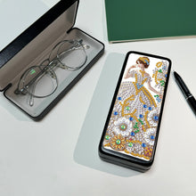 Load image into Gallery viewer, Butterfly Diamond Painting Eyeglasses Case Glasses Storage Case for Friends Gift
