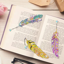 Load image into Gallery viewer, 6Pcs Feather 5D DIY Diamond Painting Bookmark Diamond Art Bookmark with Pendant
