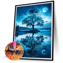 Load image into Gallery viewer, Diamond Painting - Full Round - Late night tree reflection (40*50CM)
