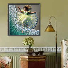 Load image into Gallery viewer, Diamond Painting - Full Round - Girl with back view on the seaside (40*40CM)
