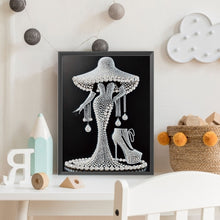 Load image into Gallery viewer, Diamond Painting - Partial Special Shaped - Elegant Lady (30*40CM)
