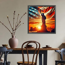 Load image into Gallery viewer, Diamond Painting - Full Round - Statue Of Liberty On Independence Day (40*40CM)
