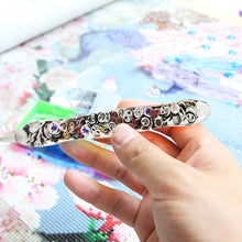 Load image into Gallery viewer, DIY 5D Diamond Stylus Pen Art Dotting Pen Threaded Spotting Pen(Halloween)

