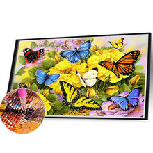 Load image into Gallery viewer, Diamond Painting - Full Round - Butterfly on flower bush (40*30CM)

