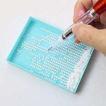 Load image into Gallery viewer, Diamond Painting Drill Pens with Light Diamond Painting Tools Set (Red)
