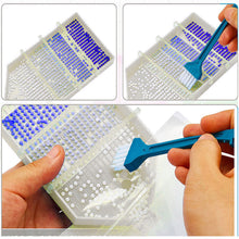 Load image into Gallery viewer, Diamond Painting Art Trays with Divider for Diamond Art DIY Craft (White)
