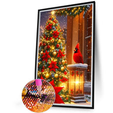 Load image into Gallery viewer, Diamond Painting - Full Round - Christmas cardinal in front of tree (40*60CM)
