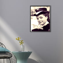 Load image into Gallery viewer, Diamond Painting - Full Round - Princess Sissi (40*55CM)
