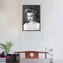 Load image into Gallery viewer, Diamond Painting - Full Round - Jane Seymour (30*45CM)
