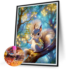 Load image into Gallery viewer, Diamond Painting - Full Round - Little squirrel on the tree (30*40CM)
