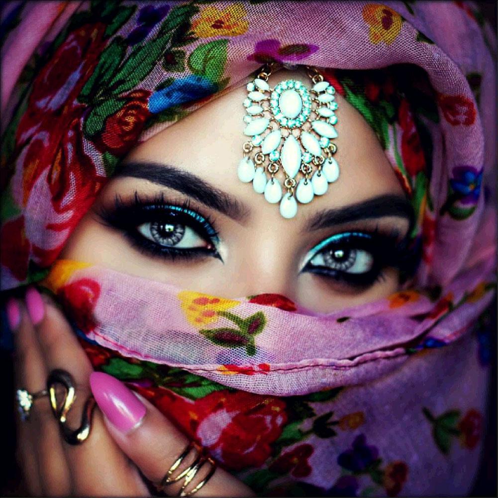 Masked Beauty 30x30cm(canvas) full round drill diamond painting