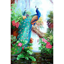 Load image into Gallery viewer, Lordly Peafowl 30*40CM(Canvas) Full Round Drill Diamond Painting
