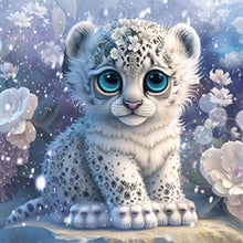 Load image into Gallery viewer, Diamond Painting - Full Round - jeweled little white tiger (30*30CM)
