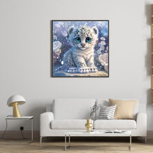 Load image into Gallery viewer, Diamond Painting - Full Round - jeweled little white tiger (30*30CM)
