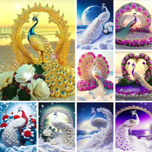 Load image into Gallery viewer, Diamond Painting - Full Round - gorgeous peacock (30*40CM)
