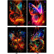 Load image into Gallery viewer, Diamond Painting - Full Round - Luminous Butterfly (30*40CM)
